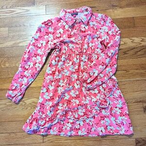 Pink base dress with white flowers and dark pink leafs. Lightly worn.